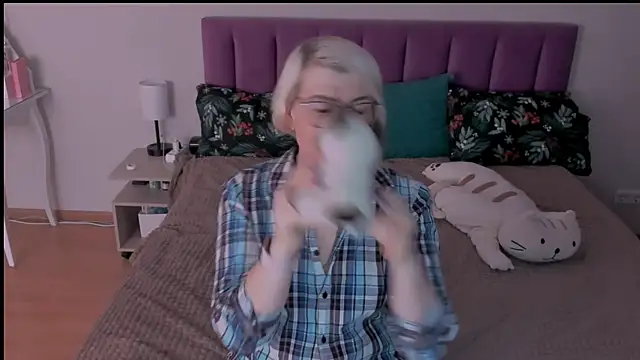 Snapshot of sabrinamacmarren chatting on 03.03.25 sabrinamacmarren online show from 03.03.25