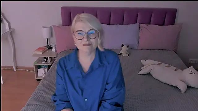 Snapshot of sabrinamacmarren chatting on 03.14.25 sabrinamacmarren online show from 03.14.25