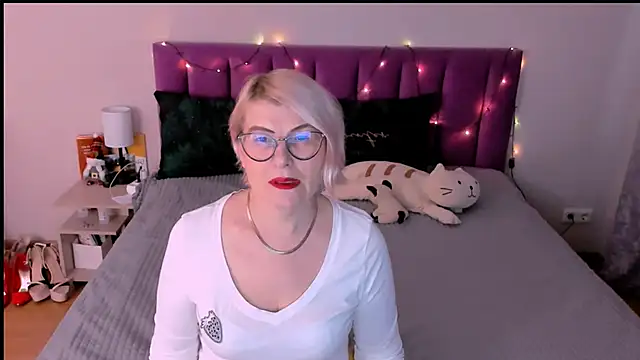 sabrinamacmarren online show from 12.16.25