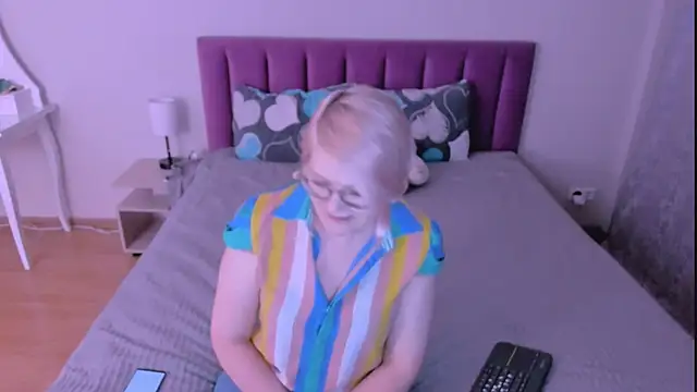 sabrinamacmarren online show from 02.19.26