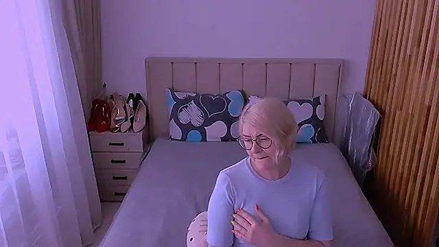 sabrinamacmarren online show from 05.17.26