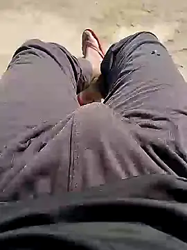 Snapshot of bigh96dik chatting on 12.21.24 bigh96dik online show from 12.21.24