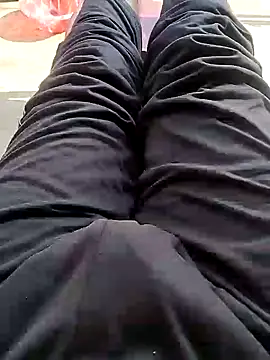 Snapshot of bigh96dik chatting on 12.29.24 bigh96dik online show from 12.29.24