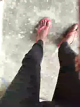 Snapshot of bigh96dik chatting on 12.31.24 bigh96dik online show from 12.31.24