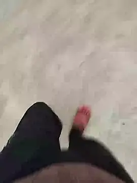 Snapshot of bigh96dik chatting on 02.15.25 bigh96dik online show from 02.15.25