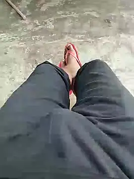 Snapshot of bigh96dik chatting on 02.19.25 bigh96dik online show from 02.19.25