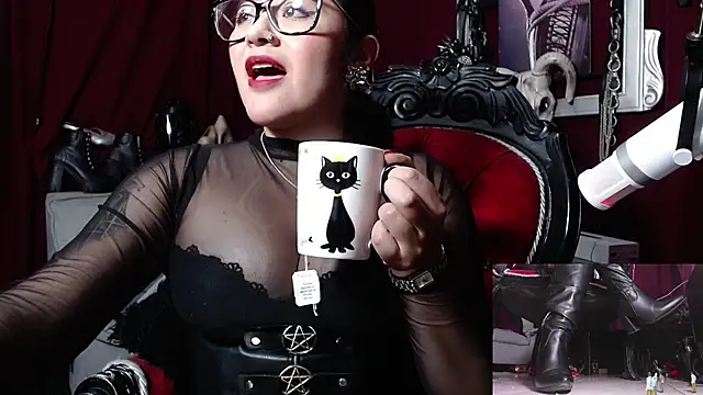 Snapshot of MeGoddesSara chatting on 01.04.25 MeGoddesSara online show from 01.04.25