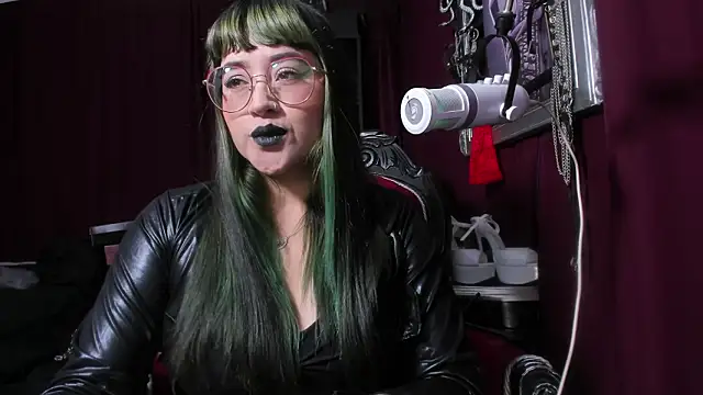 MeGoddesSara online show from 03.04.26