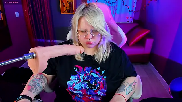 Yoki Shizuko online show from 02.27.26