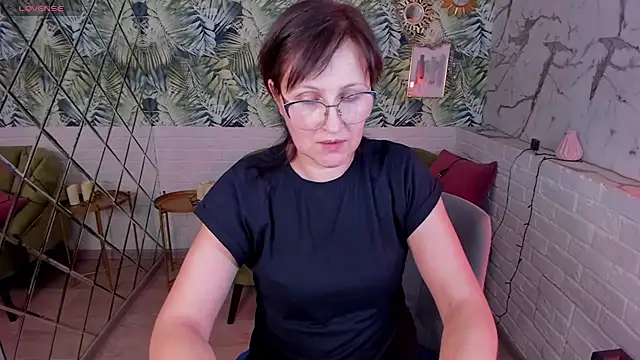 Paris Cherry online show from 01.06.25