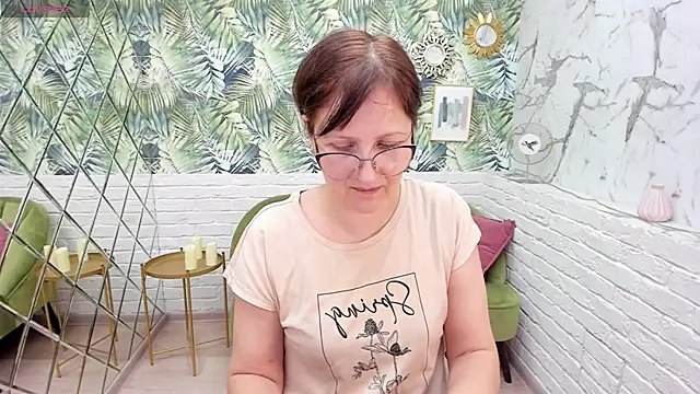 Paris Cherry online show from 01.19.25