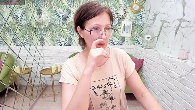 Paris Cherry online show from 01.20.25