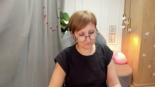 Paris Cherry online show from 02.18.25