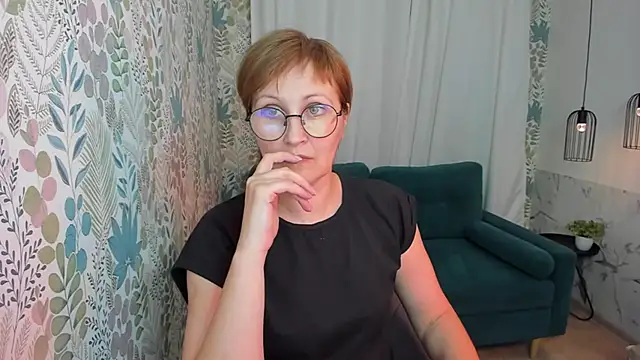 Paris Cherry online show from 02.20.25