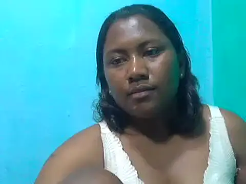 Snapshot of cutybigass chatting on 10.06.25 cutybigass online show from 10.06.25