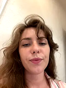 Snapshot of MariiD chatting on 12.02.24 MariiD online show from 12.02.24