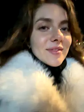 Snapshot of MariiD chatting on 12.04.24 MariiD online show from 12.04.24