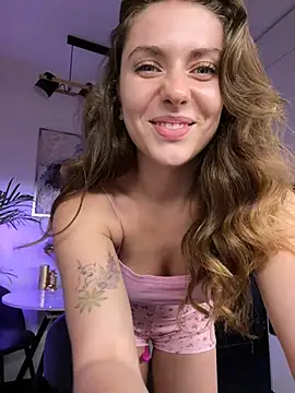 Snapshot of MariiD chatting on 01.12.25 MariiD online show from 01.12.25