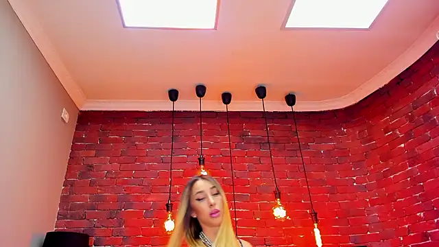 Snapshot of ChristynaRoss chatting on 03.04.26 ChristynaRoss online show from 03.04.26