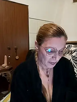 Snapshot of Melmamalhuda@xh chatting on 12.18.24 Melmamalhudaxh online show from 12.18.24