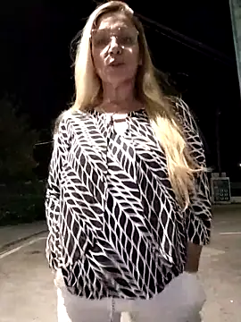 Snapshot of Melmamalhuda@xh chatting on 10.10.25 Melmamalhudaxh online show from 10.10.25