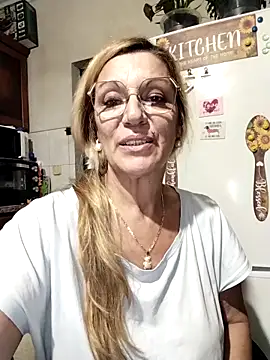 Snapshot of Melmamalhuda@xh chatting on 10.14.25 Melmamalhudaxh online show from 10.14.25