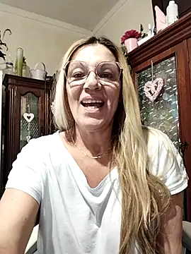 Snapshot of Melmamalhuda@xh chatting on 10.17.25 Melmamalhudaxh online show from 10.17.25