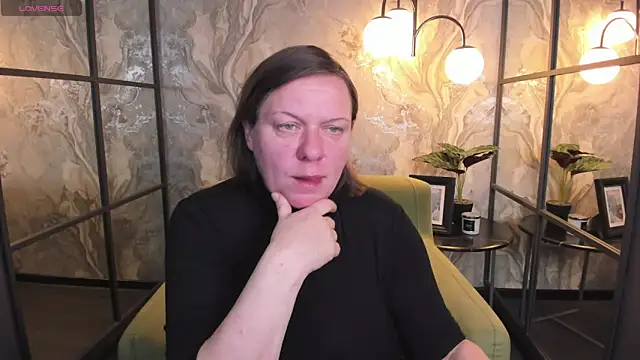 Snapshot of KellyPerfection chatting on 02.10.25 KellyPerfection online show from 02.10.25