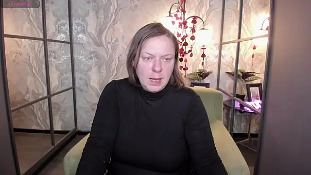 Snapshot of KellyPerfection chatting on 02.15.25 KellyPerfection online show from 02.15.25