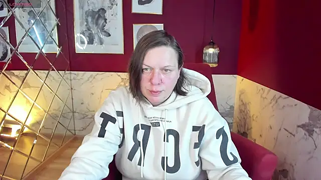 Snapshot of KellyPerfection chatting on 02.21.25 KellyPerfection online show from 02.21.25