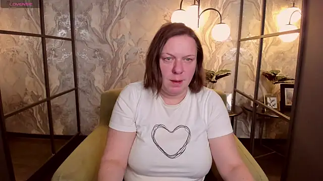 Snapshot of KellyPerfection chatting on 02.24.25 KellyPerfection online show from 02.24.25