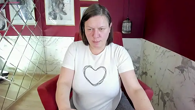 Snapshot of KellyPerfection chatting on 03.16.25 KellyPerfection online show from 03.16.25