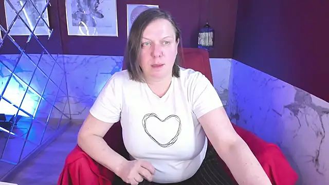 Snapshot of KellyPerfection chatting on 03.18.25 KellyPerfection online show from 03.18.25
