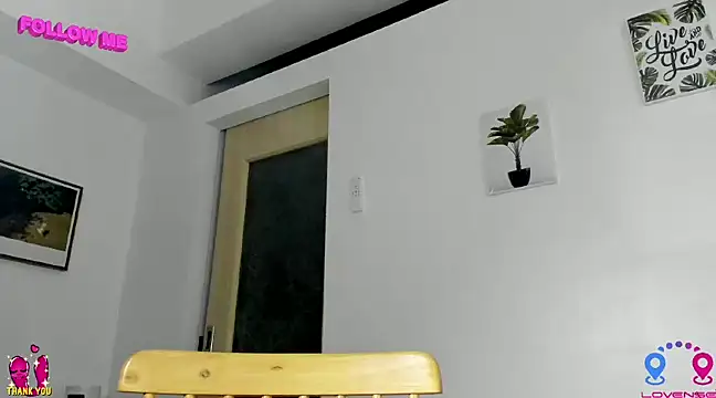 hottycrishina online show from 12.16.24