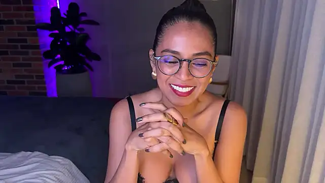 Snapshot of illaroom chatting on 02.02.25 illaroom online show from 02.02.25