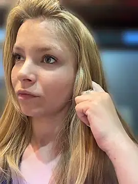 Snapshot of AnastasiaAniess chatting on 04.27.26 AnastasiaAniess online show from 04.27.26