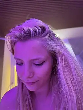 Snapshot of AnastasiaAniess chatting on 04.30.26 AnastasiaAniess online show from 04.30.26