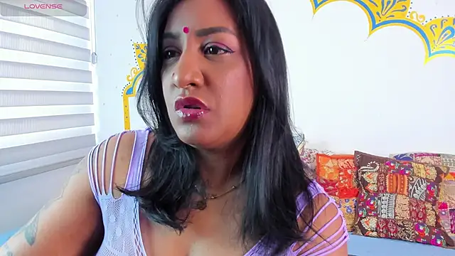 Snapshot of LadyNahir chatting on 03.25.26 LadyNahir online show from 03.25.26