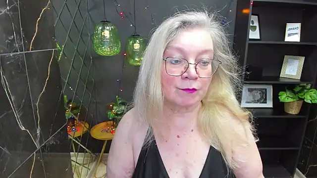 Snapshot of NataliMellow chatting on 01.08.25 NataliMellow online show from 01.08.25