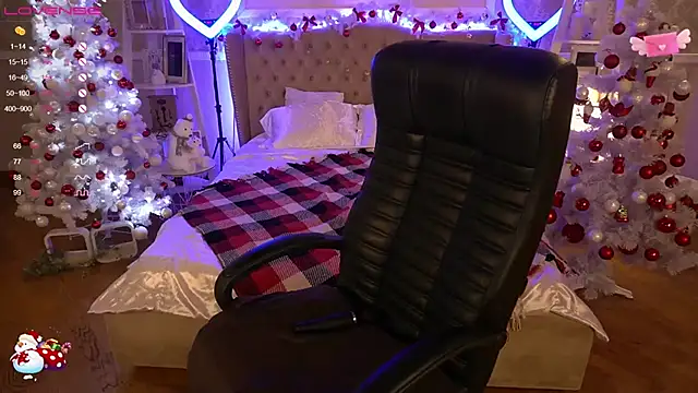FoxyShy online show from 12.12.24