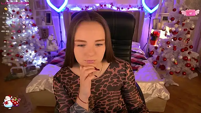 FoxyShy online show from 12.14.24