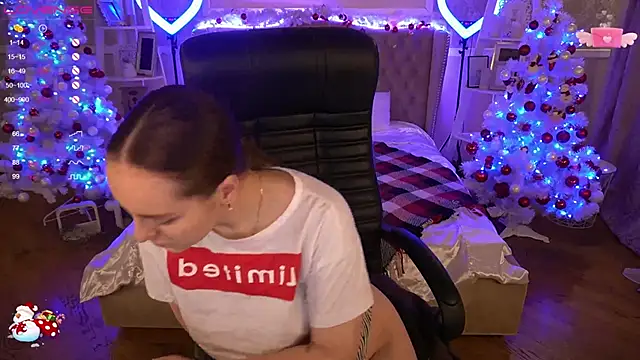 FoxyShy online show from 12.26.24