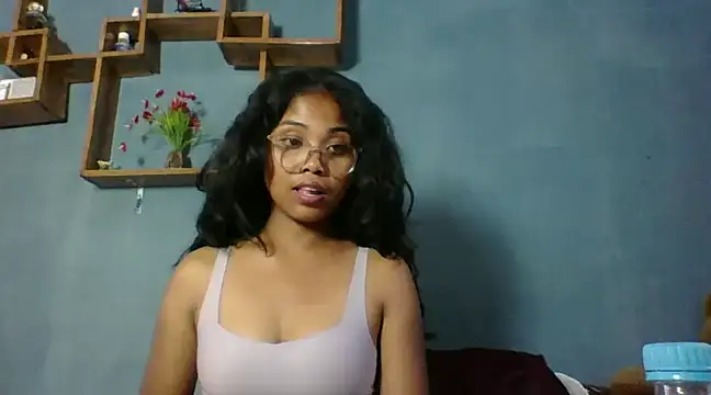 Snapshot of naya86 chatting on 12.16.24 naya86 online show from 12.16.24