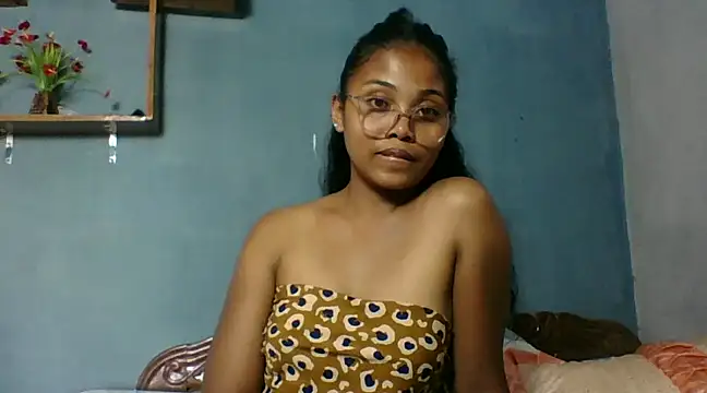 Snapshot of naya86 chatting on 02.08.25 naya86 online show from 02.08.25
