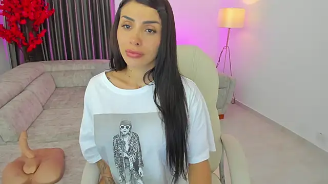Sarah Stone  online show from 01.12.25