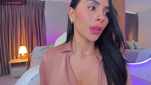 Snapshot of Sarah_Stone_ chatting on 10.02.25 Sarah Stone  online show from 10.02.25