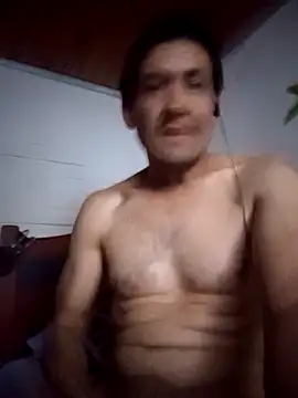 Snapshot of guidohnm chatting on 04.19.26 guidohnm online show from 04.19.26