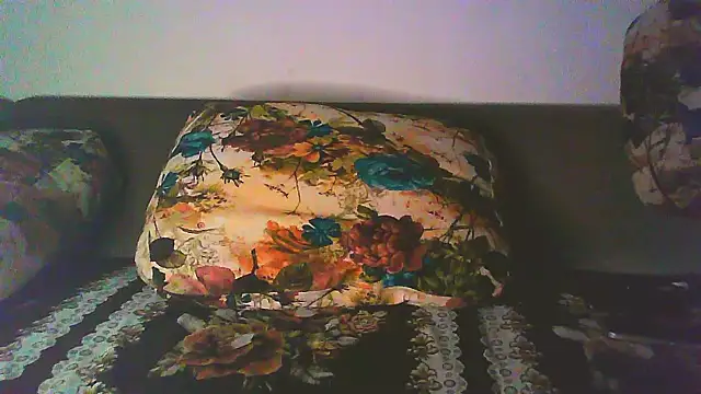 Snapshot of Vbestshow chatting on 09.28.25 Vbestshow online show from 09.28.25