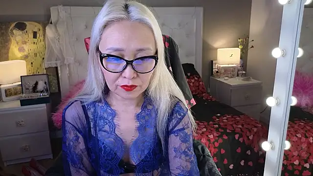 RoxalanaStar online show from 01.31.26