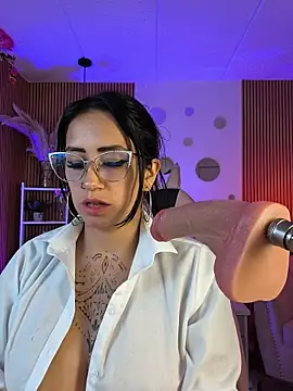 Tattooed spittingdoll online show from 11.07.25